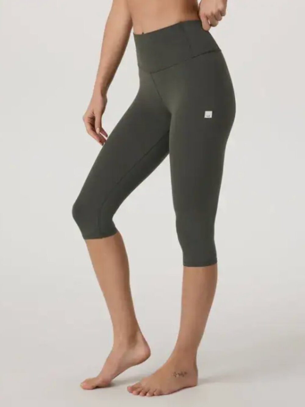 VUORI All The Feels Crop Legging 14" in Kale Green M $89
